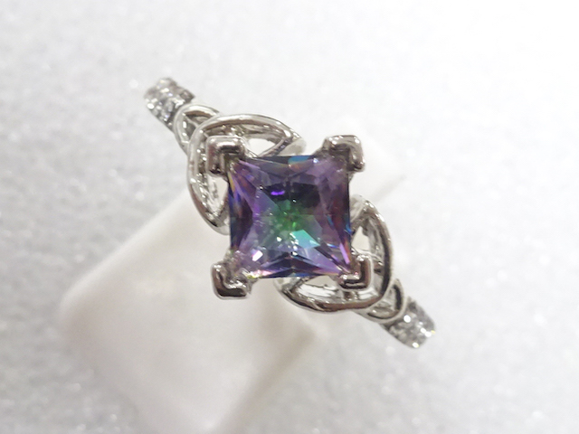 JAPANESE KIMONO / ANTIQUE COLORED STONE RING (SIZE 21)